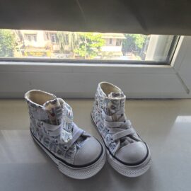 Kids converse all star shoes