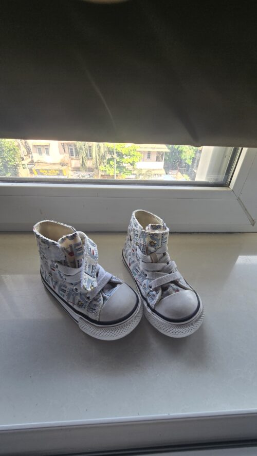 Kids converse all star shoes