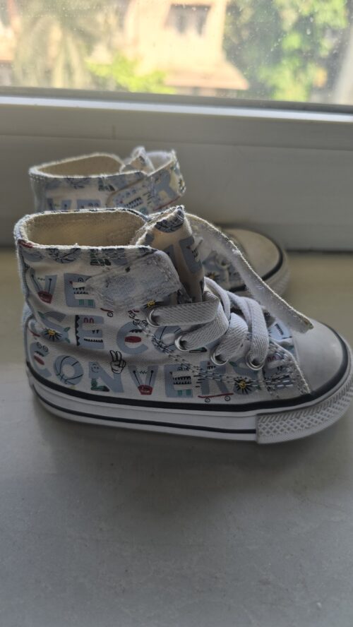 Kids converse all star shoes