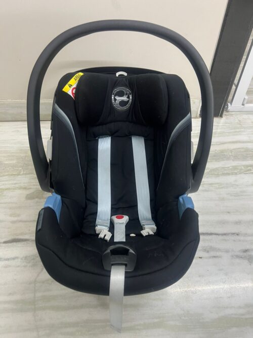 Cybex deep black Aton baby car seat (0-18m)