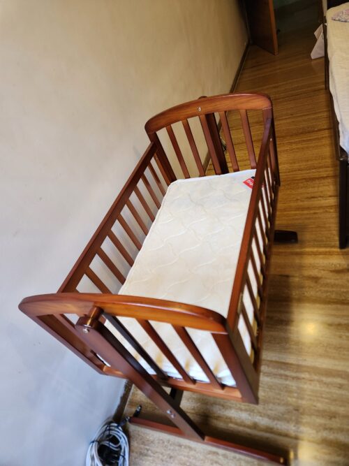 Babyhug crib