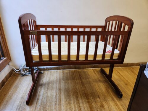 Babyhug crib