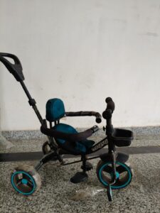 Babyhug Stalwart Plug & Play Tricycle with Seat Cover
