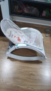 R for Rabbit Battery-Operated and Manual Baby Rocker with Removable Feeding Plate