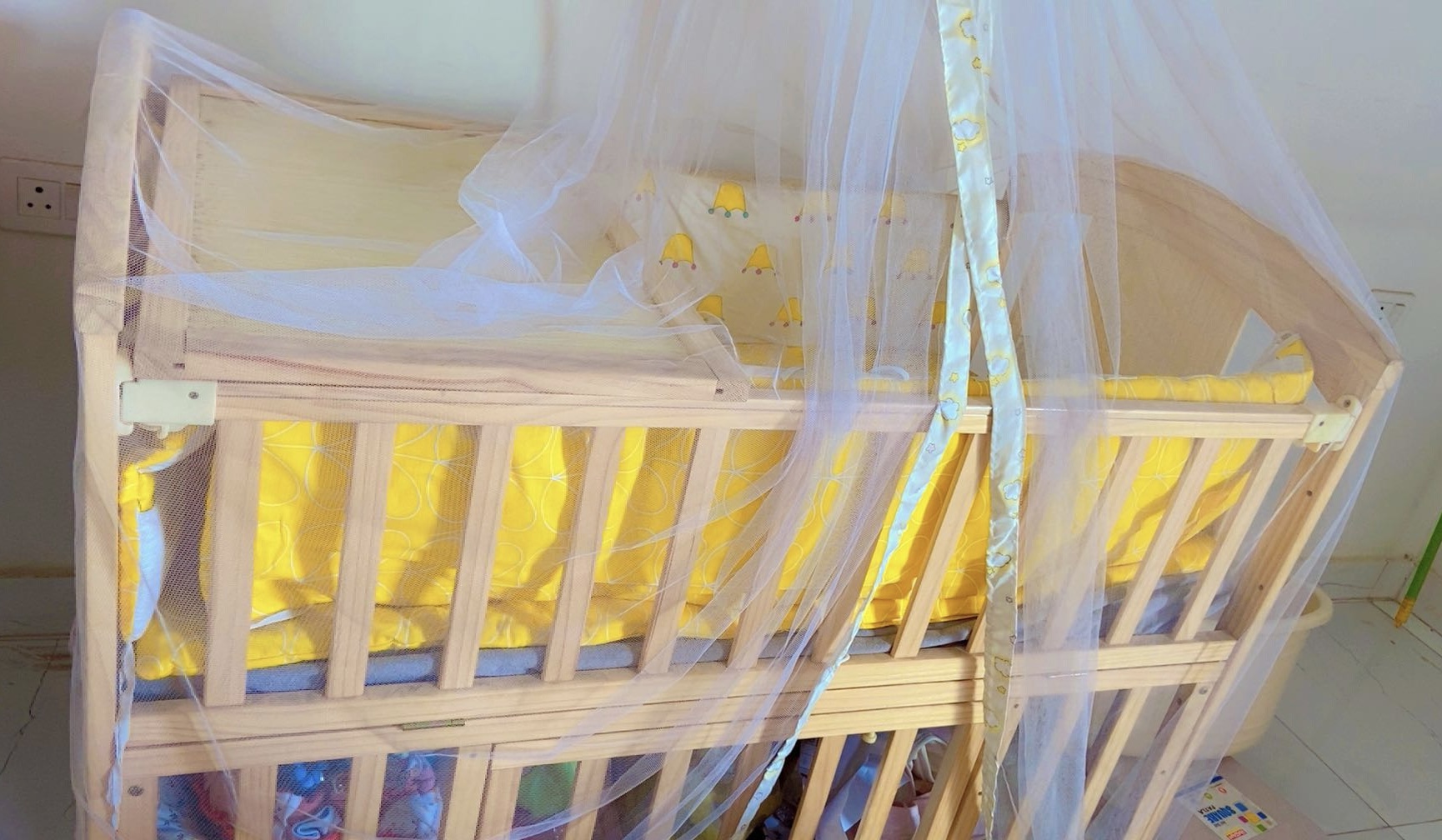 HunyHuny 15-in-1 Baby Crib Cot Bed