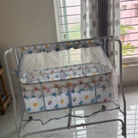 Babyhug Cradle with Mosquito Net