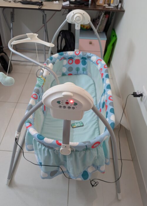 Baybee Wanda Automatic Crib