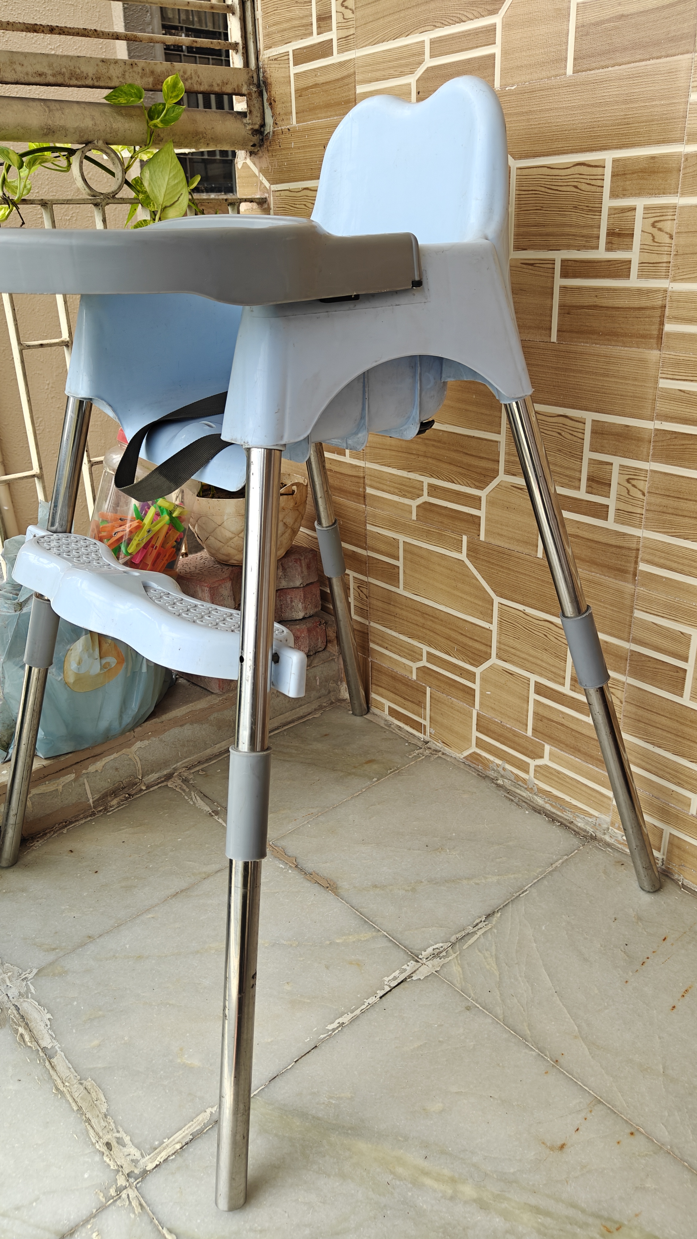 High Chair with Tray and Footrest