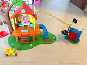 Nick Jr Peppa Pig Tree House and George’s Fort Playset – Fun, Colorful & Imaginative Playset for Kids