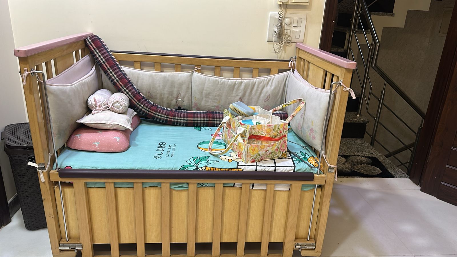 This Homemade Baby Cot