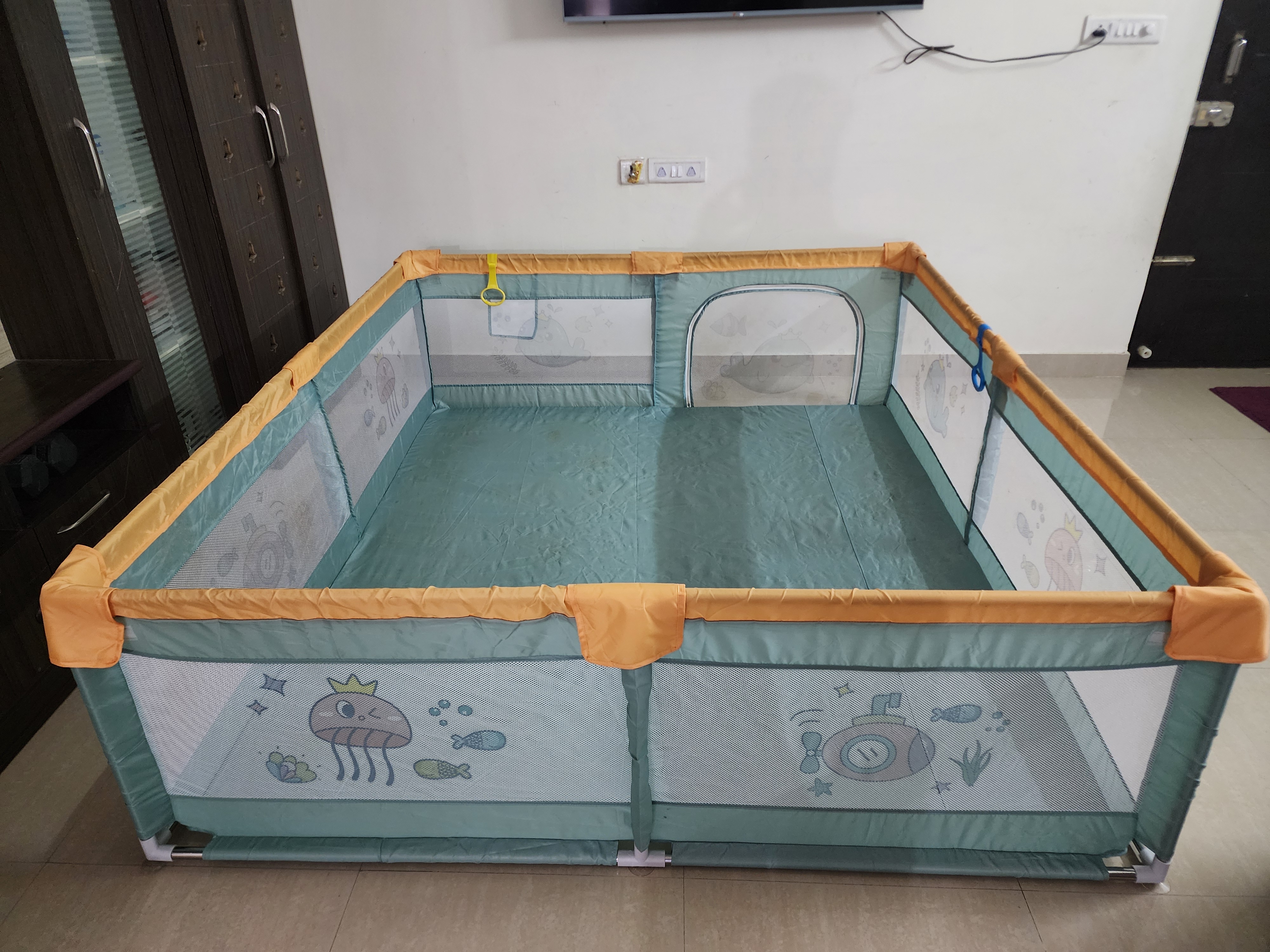 Pre-Owned Extra-Large Aqua Green Kids Playpen (180×200 cm)