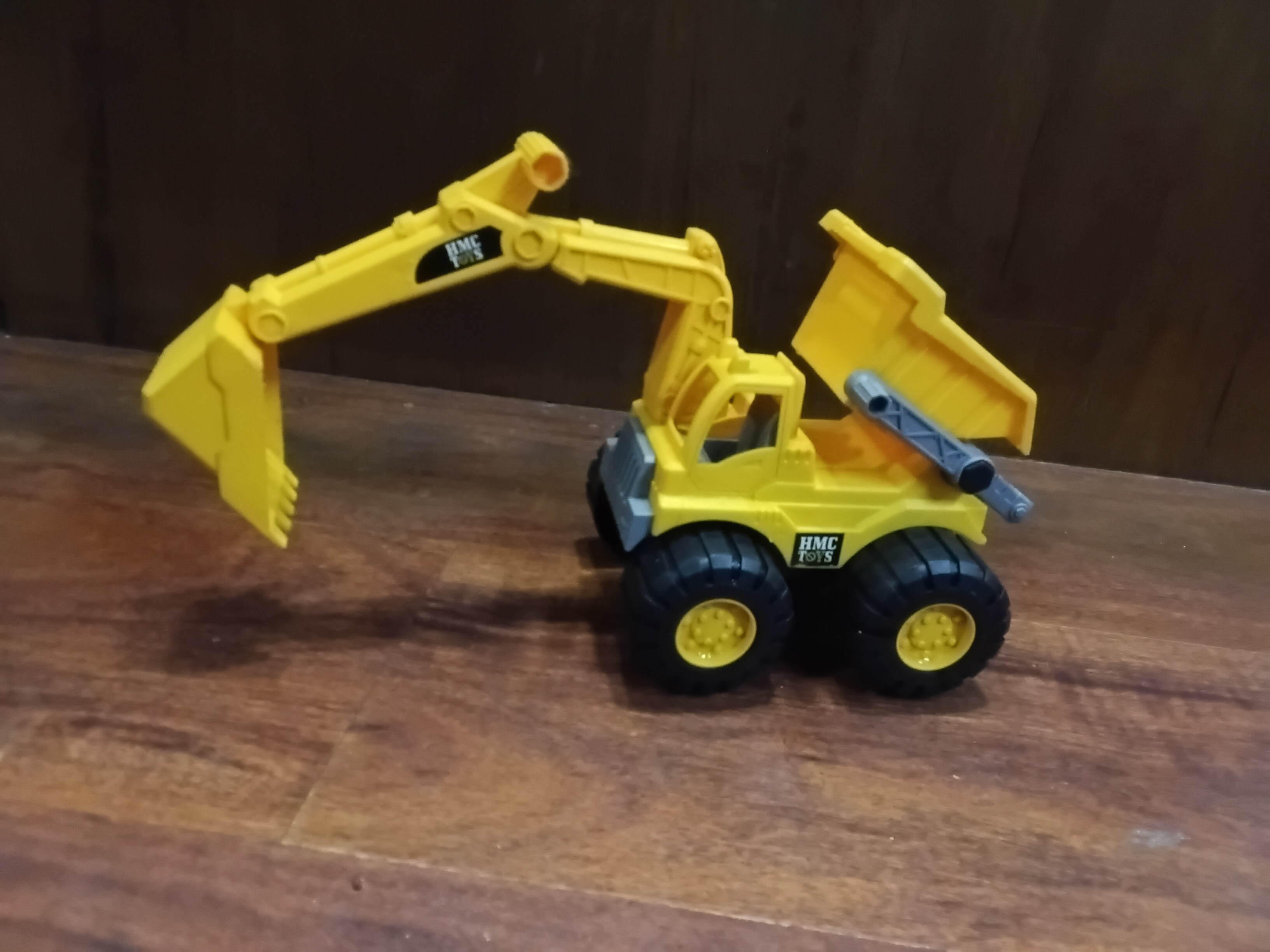 Preowned HMC Dig and Dump Truck