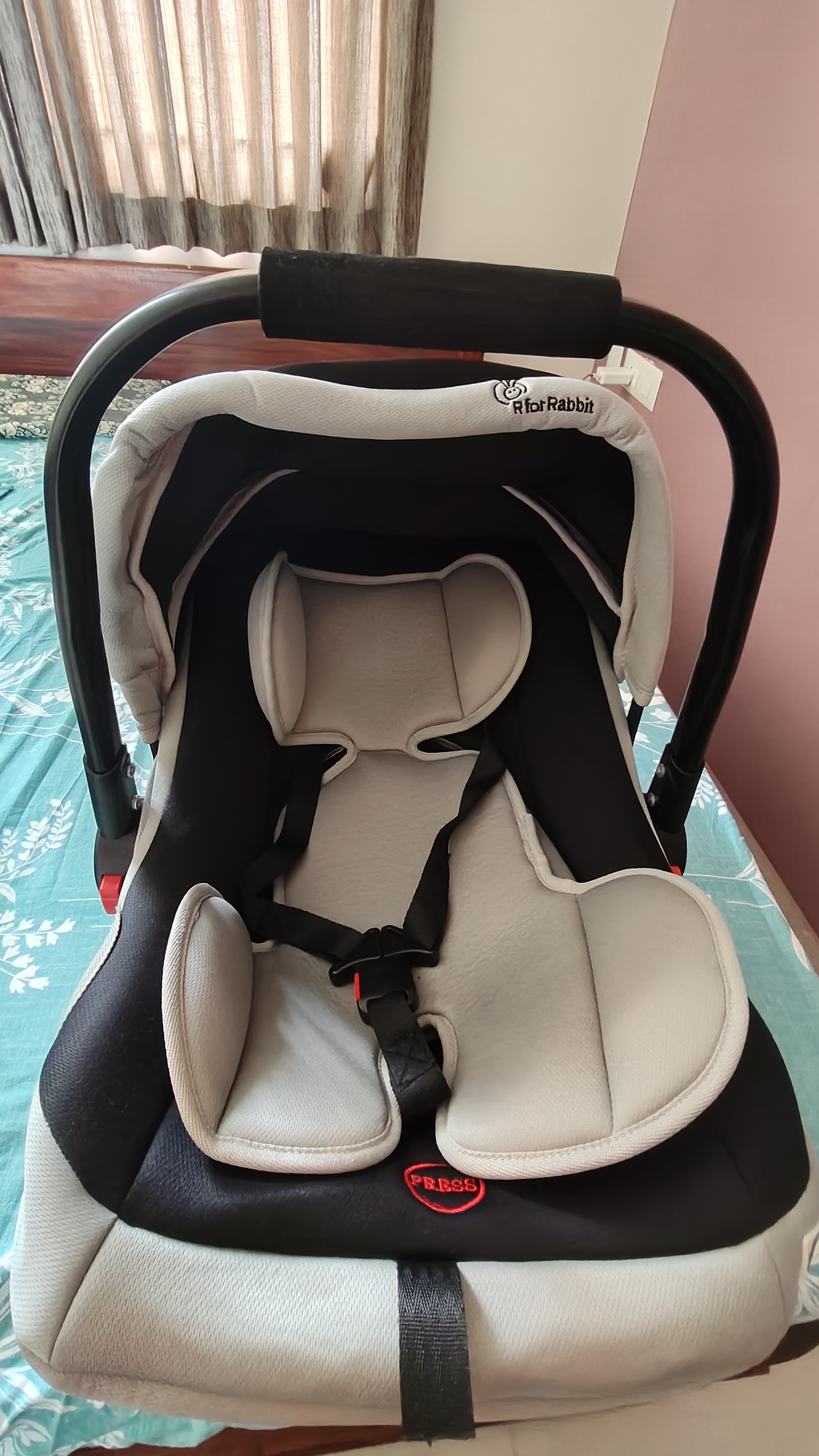 Preowned R for Rabbit Carry Cot cum Car Seat