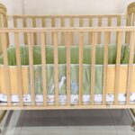 Pre-Owned HunyHuny Wooden Convertible Baby Crib with Mattress- Natural Finish
