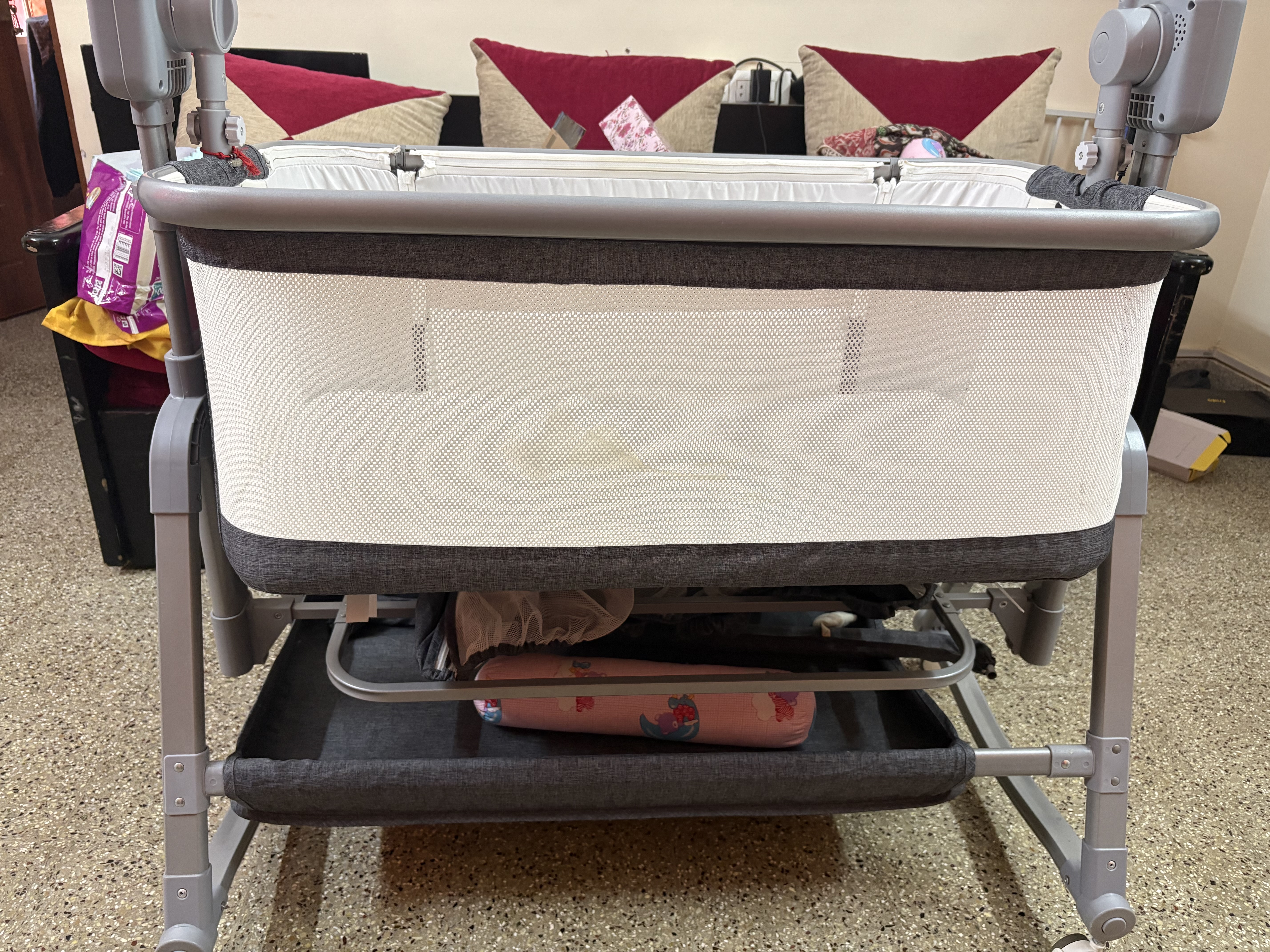 StarAndDaisy Baby Bassinet