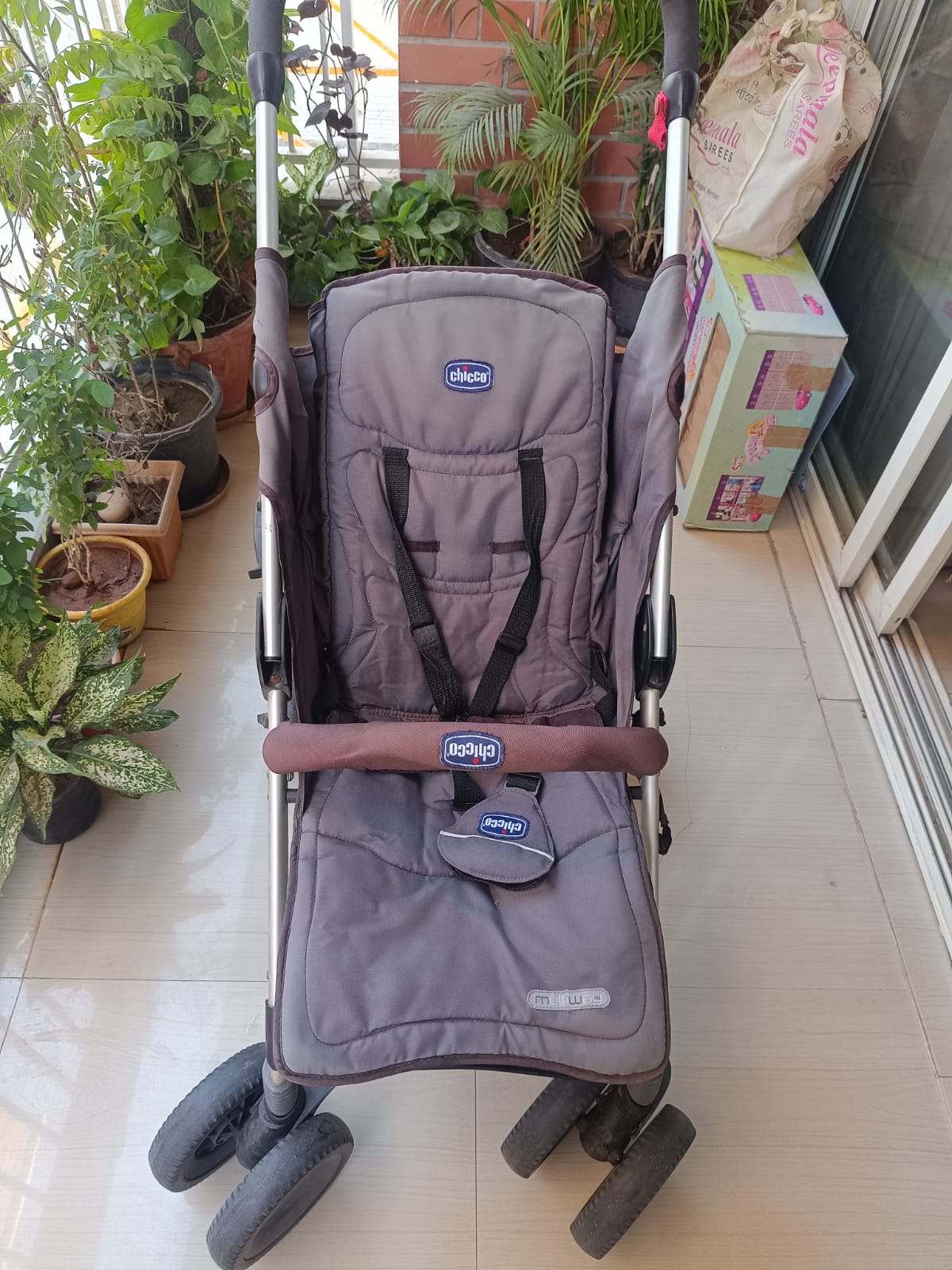 Pre-owned Chicco Stroller – Brown