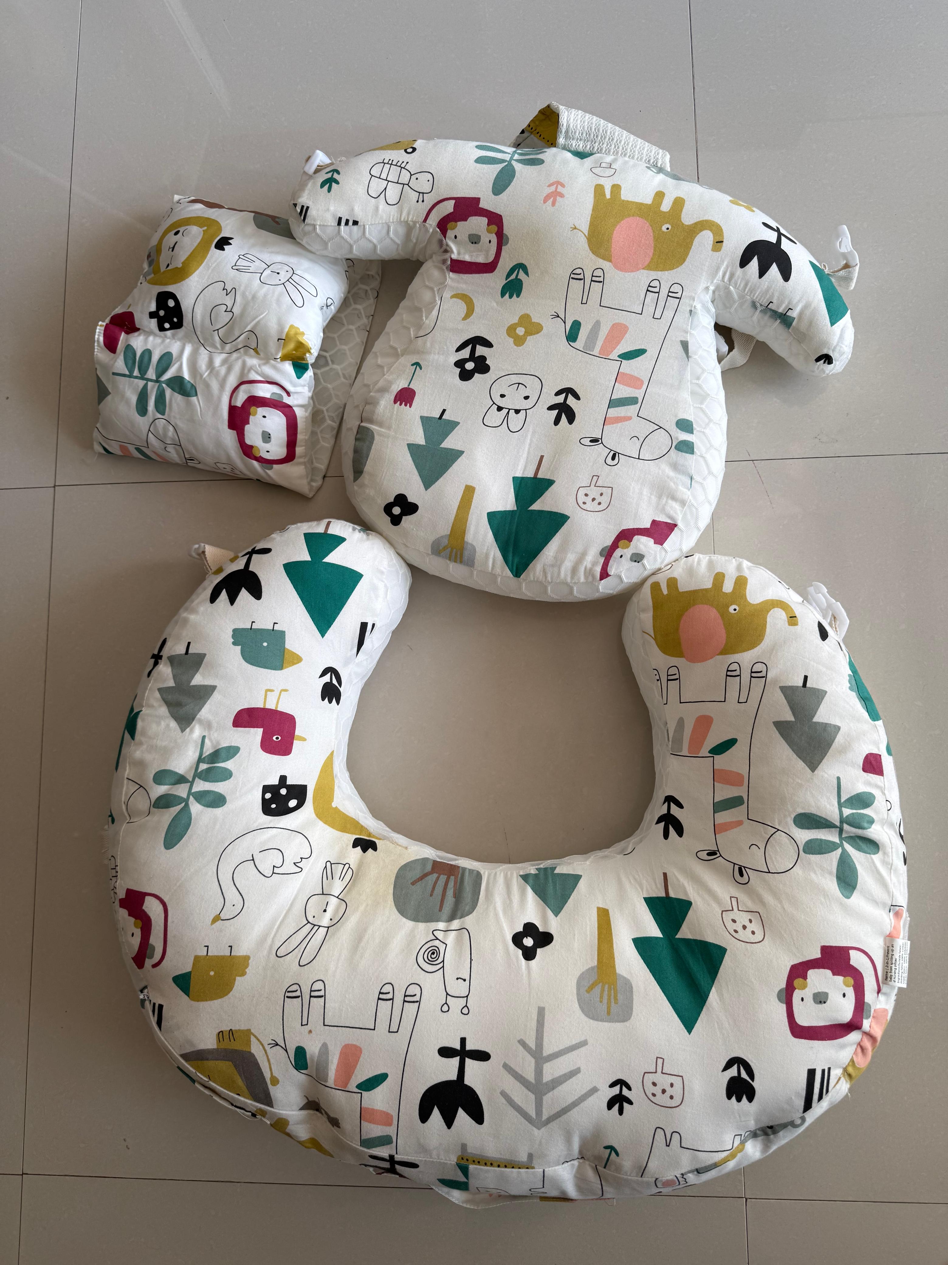 Pre-Owned Newborn Feeding & Support Pillow Set