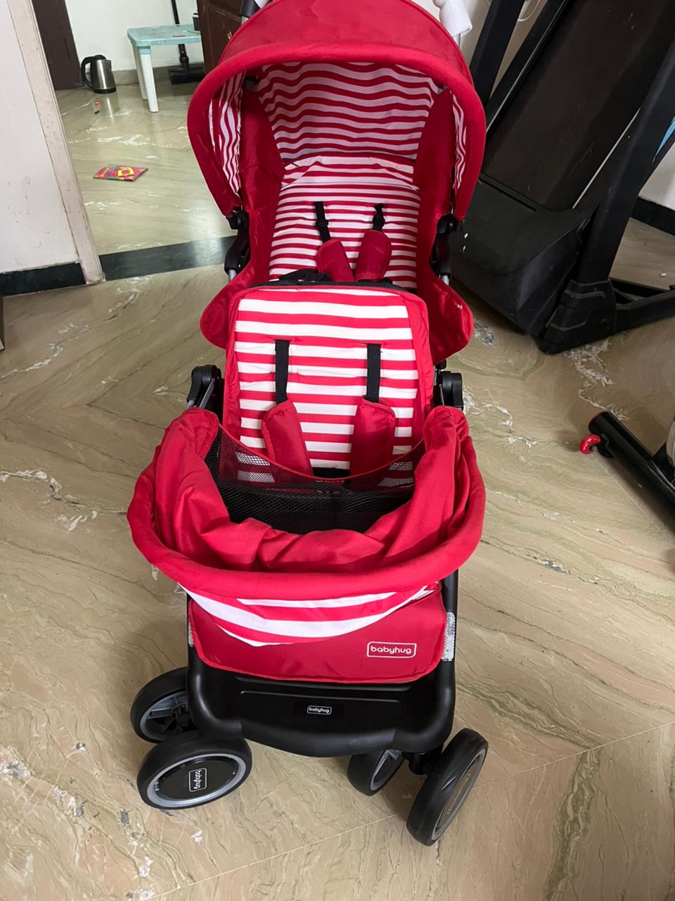 Pre-owned Babyhug Twister Easy Foldable Twin Stroller