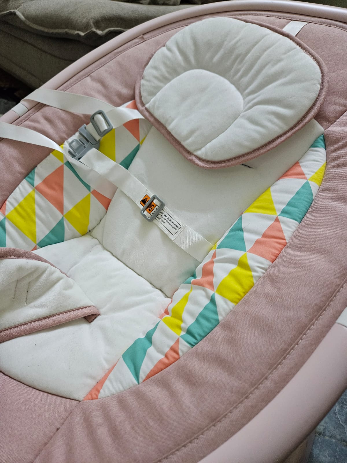 Pre-Owned Babyhug Shine Baby Rocker