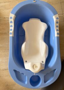 Pre-owned Blue and White Baby Bath Tub