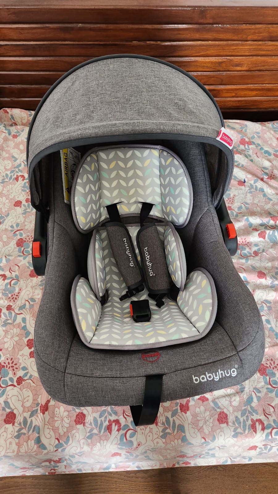 Pre-Owned BabyHug Amber Car Seat cum Carry Cot with Rocking Base