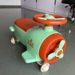 Pre-Owned R for Rabbit Iya Iya Aero Kids Swing Car with LED Wheels