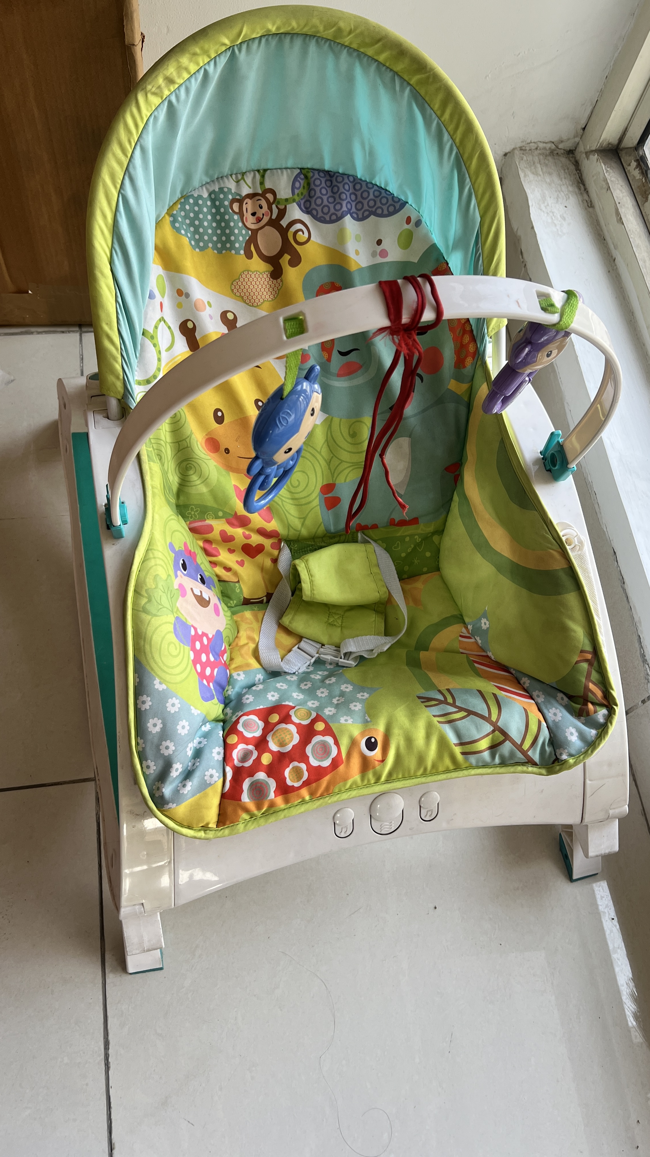 Pre-Owned Play Nation 3-in-1 Portable Baby Rocker- Safari Theme