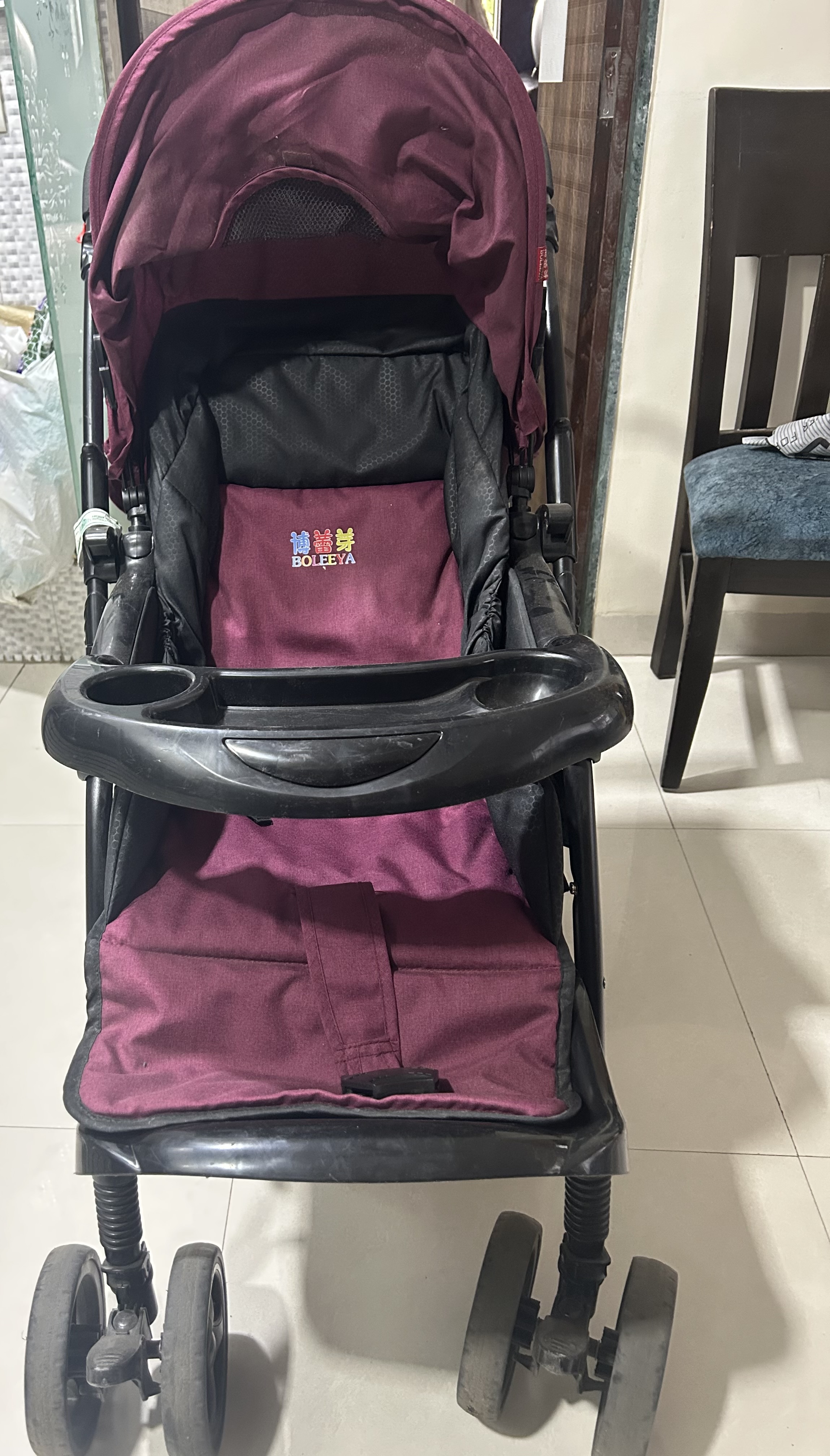 Pre-Owned Stroller with 4 Double Wheels, Lock, and Shade Cover