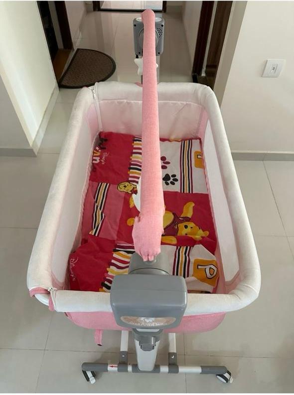 Pre-Owned StarAndDaisy Bedside Baby Crib Cradle