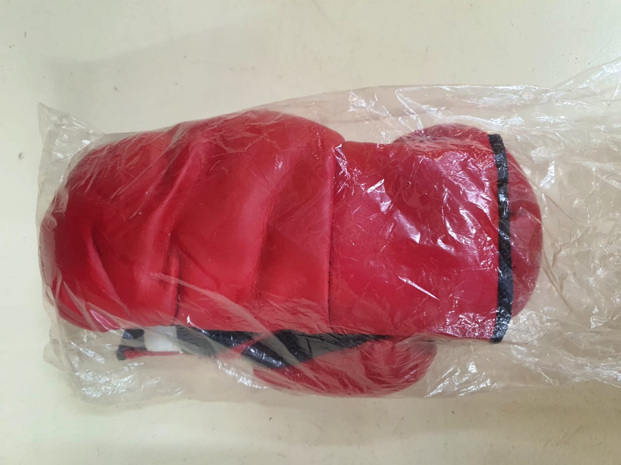 Pre-Owned Red Boxing Gloves – Synthetic Leather, Training Grade