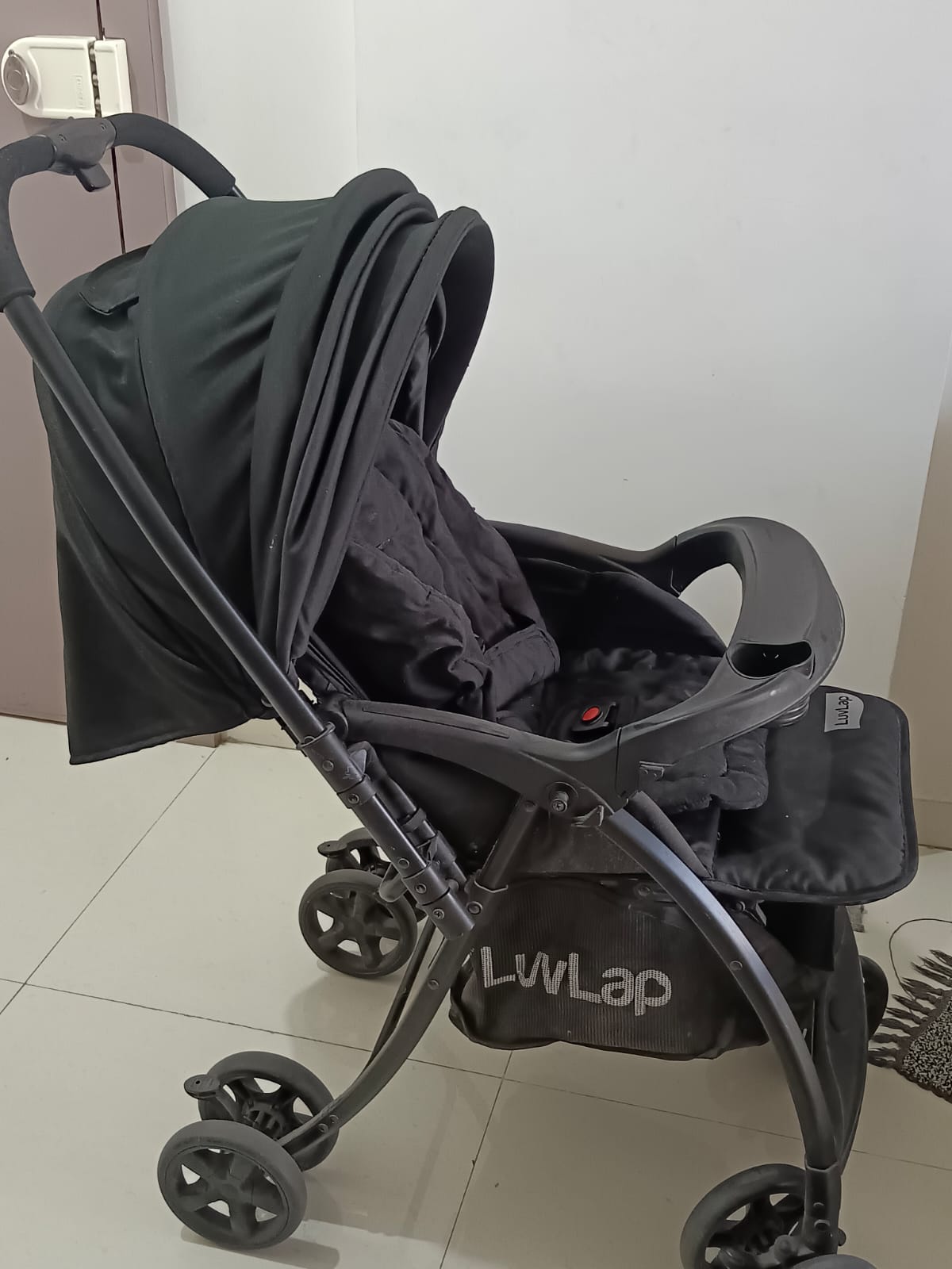Preowned LwLap Baby Stroller