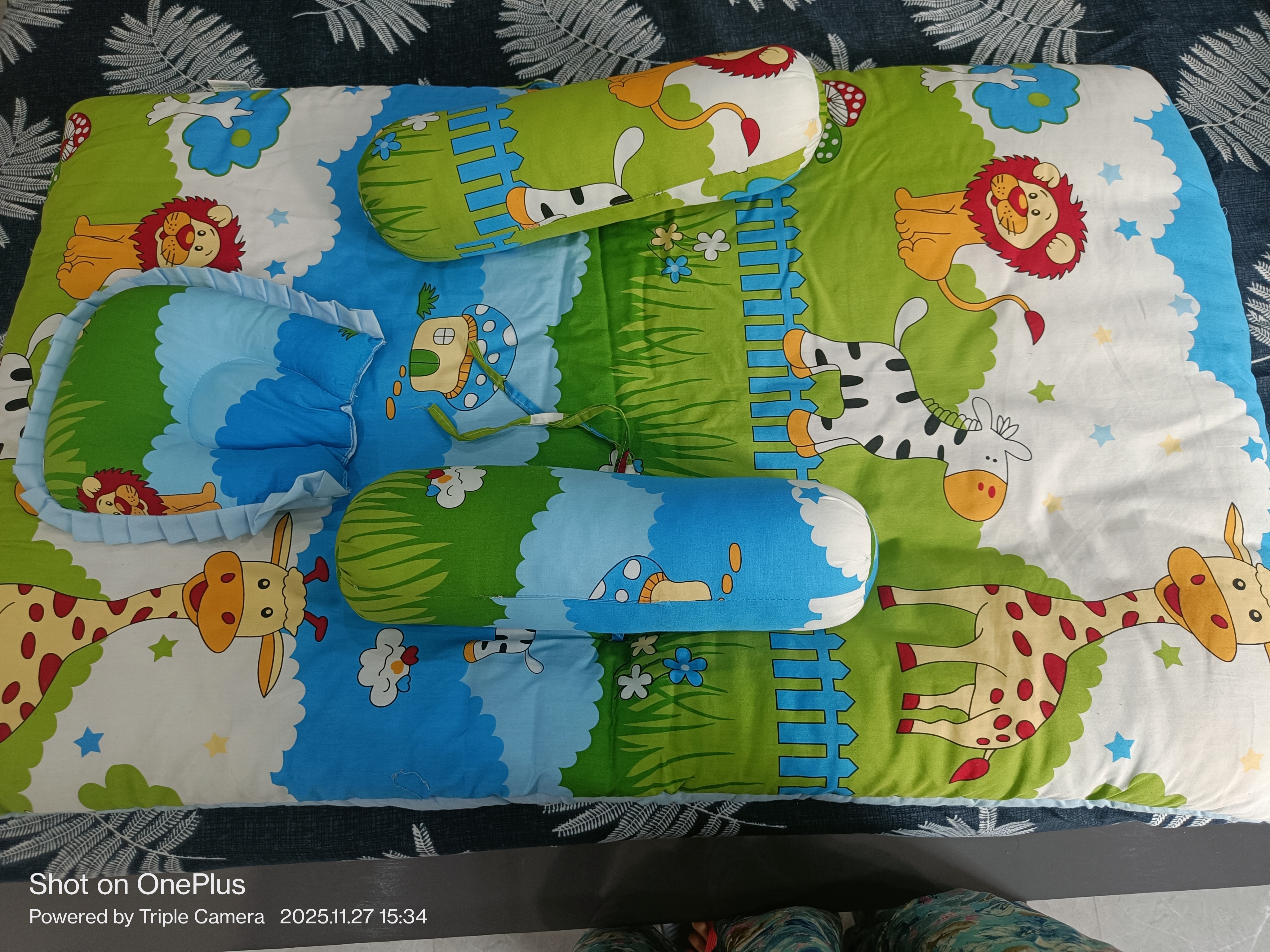 Preowned Babyhug Baby Bedding Set with Pillow & Bolsters