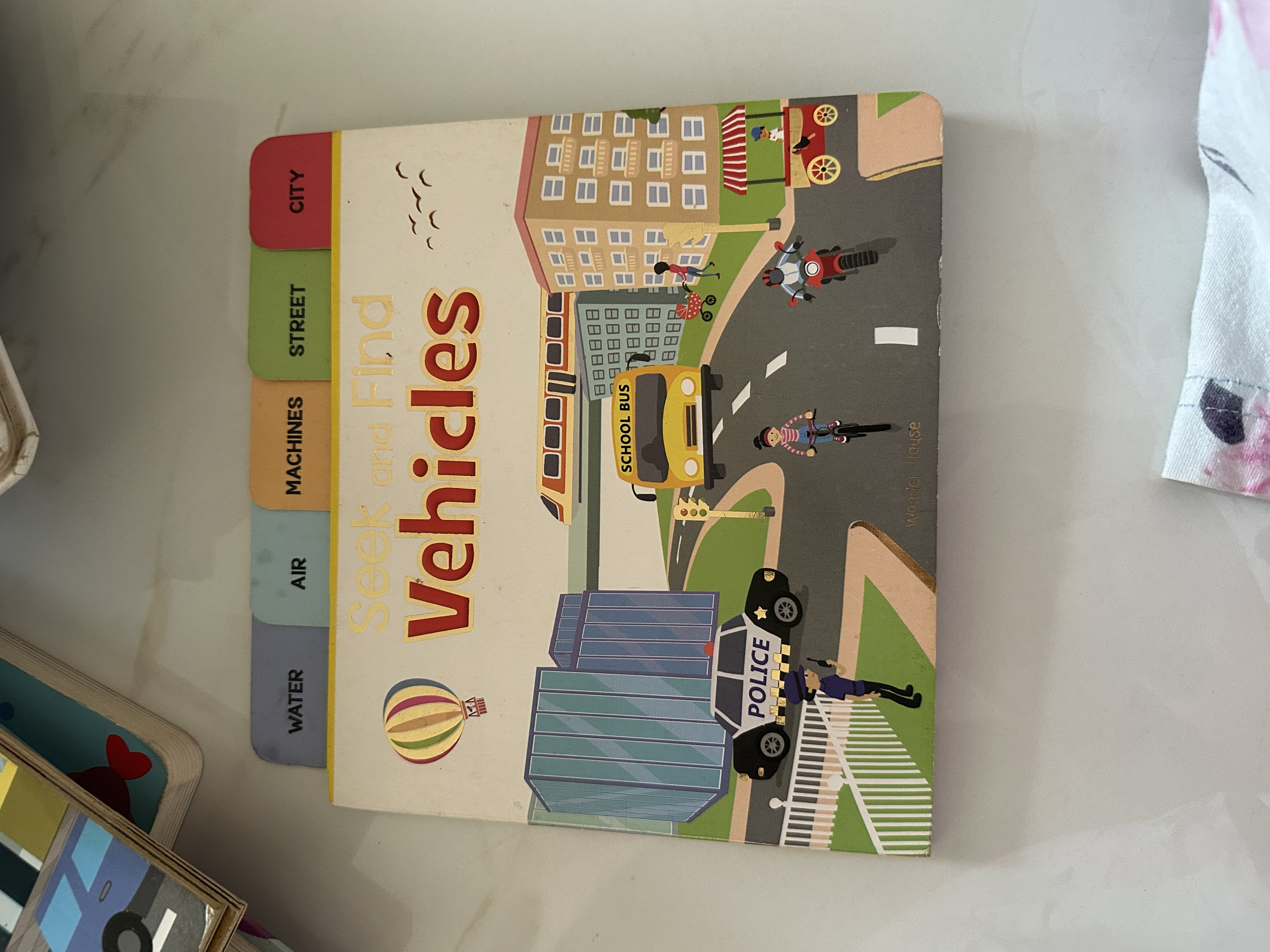 Pre-Owned Seek and Find: Vehicles Interactive Board Book