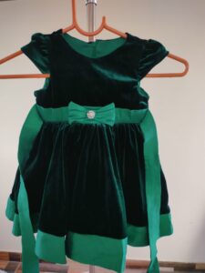 Pre-Owned Girls Velvet Dress – Dark Green with Bow