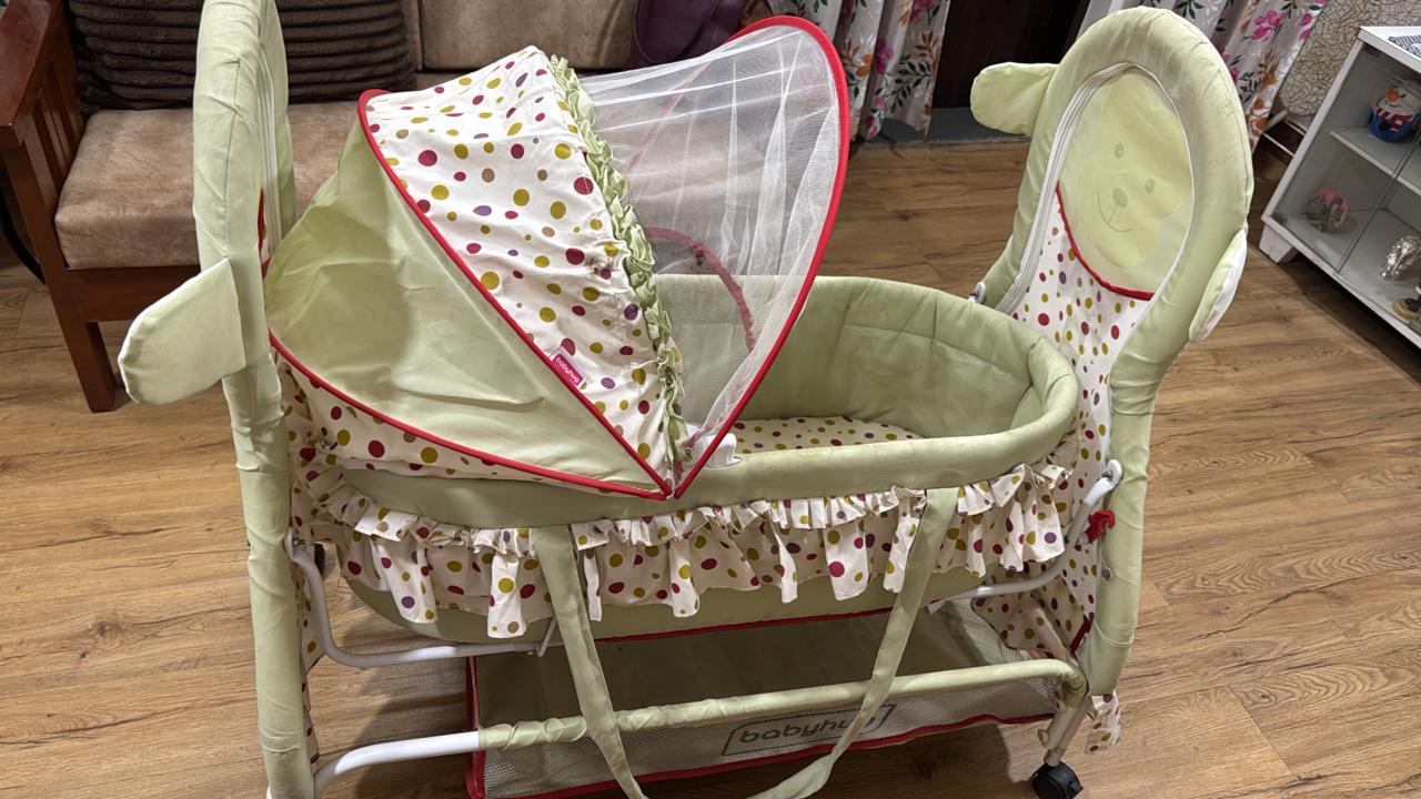 Pre-Owned Baby Cradle with Mosquito Net