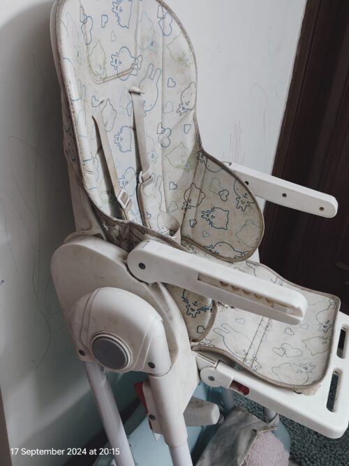 R for rabbit High chair