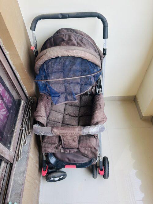 Compact & Comfortable Baby Stroller – Parent-Friendly Design with Storage Space