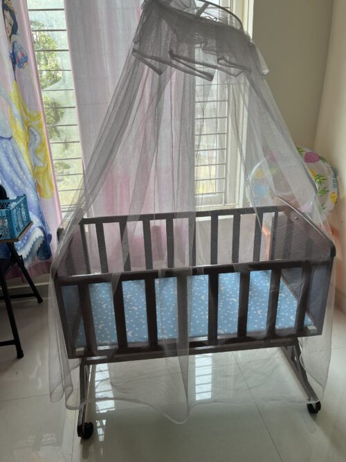 Mee Mee Gentle Sway Baby Cradle – Comfortable, Compact & Cozy