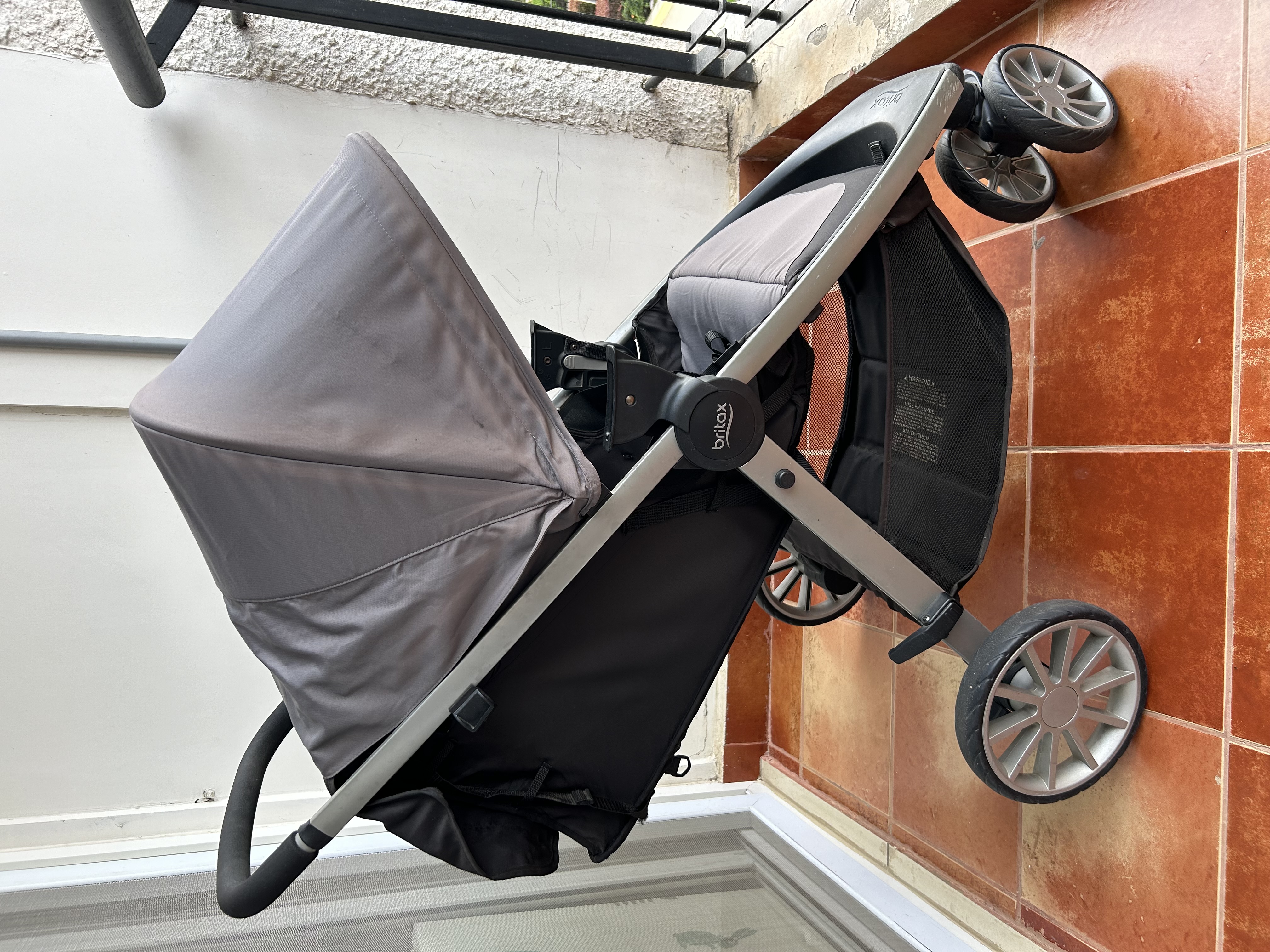 Preowned Britax B-Lively Lightweight Stroller - Gently Used | Sturdy &amp;  Compact (Imported from USA) | Second Hugs