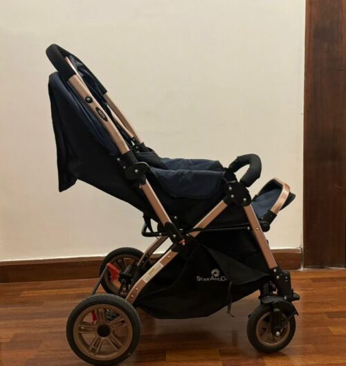 Star and Daisy baby stroller in ultra blue