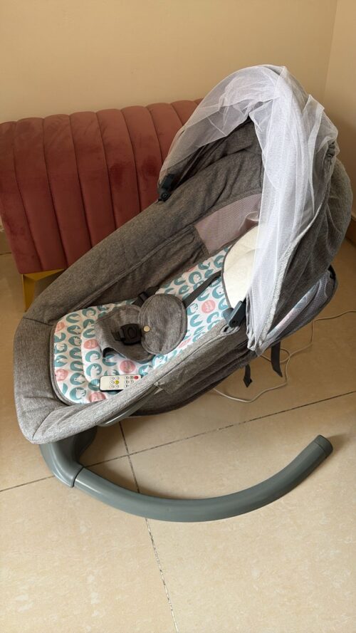 Gently Used Electric Swing Cradle – Automatic Soothing for Peaceful Naps
