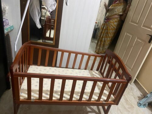 Baby hug wooden cradle with mosquito net